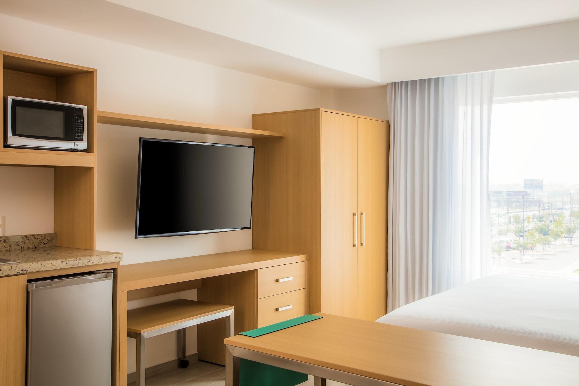 Fiesta Inn Monterrey La Fe San Nicolas de los Garza Экстерьер фото