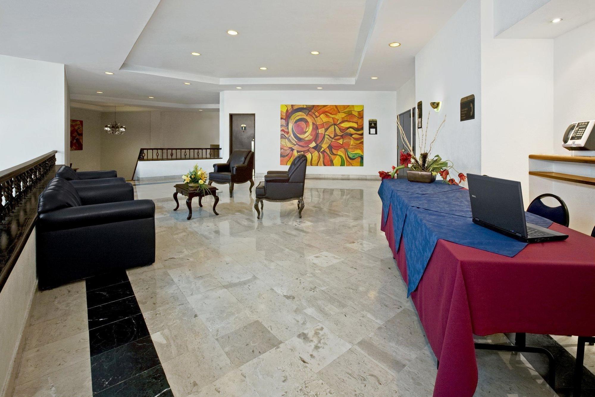 Fiesta Inn Monterrey La Fe San Nicolas de los Garza Экстерьер фото
