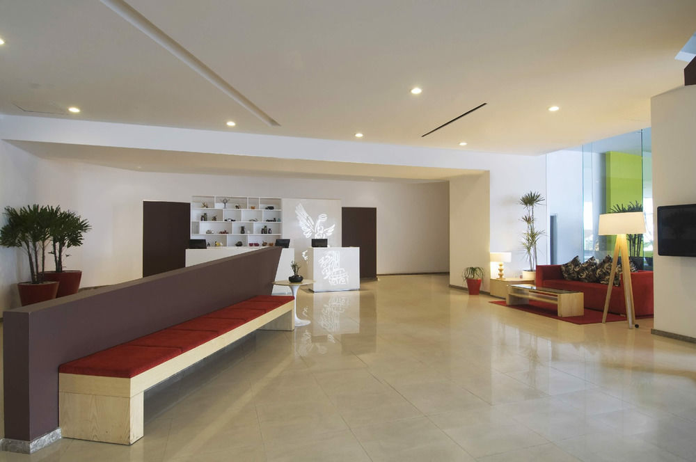 Fiesta Inn Monterrey La Fe San Nicolas de los Garza Экстерьер фото