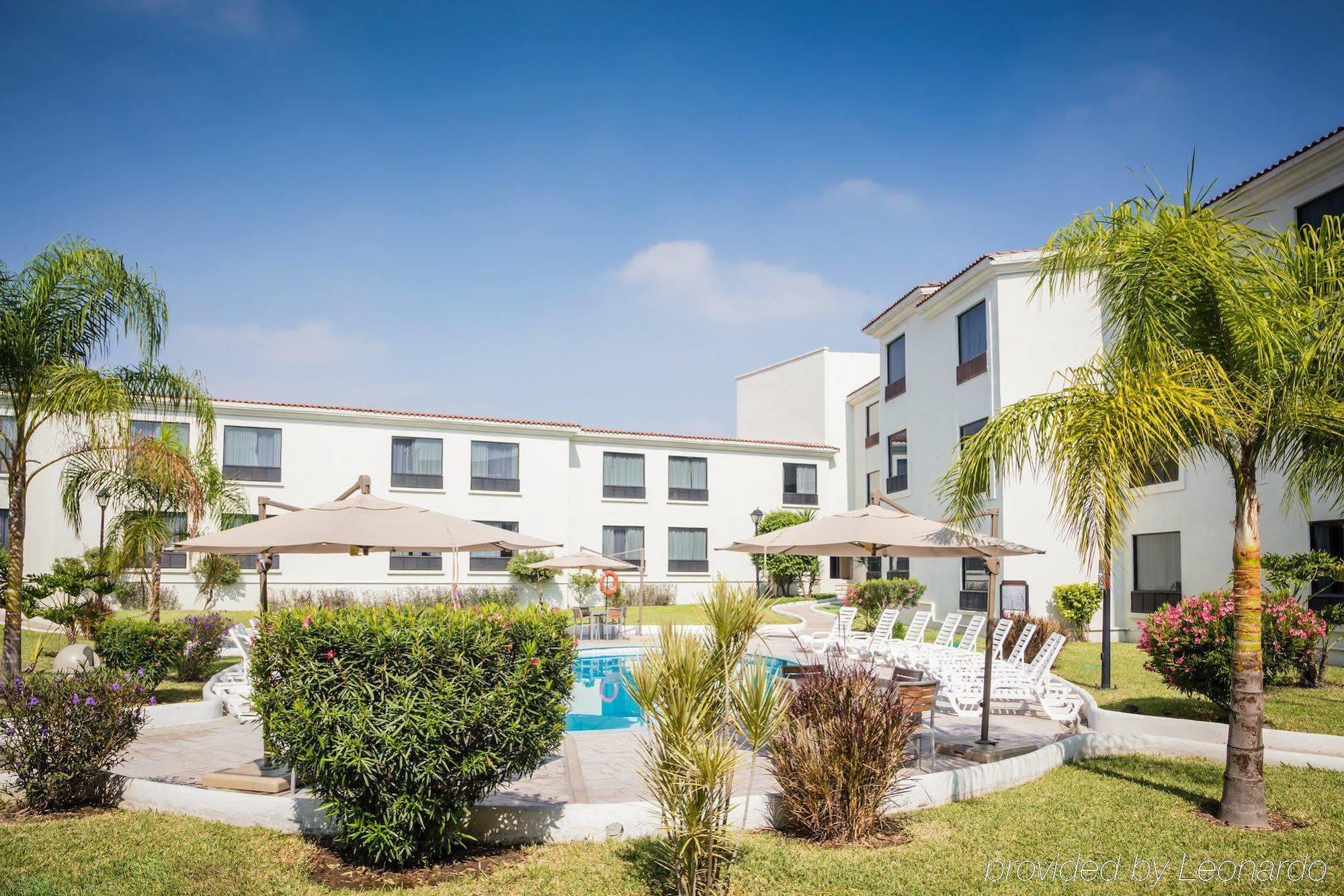Fiesta Inn Monterrey La Fe San Nicolas de los Garza Экстерьер фото