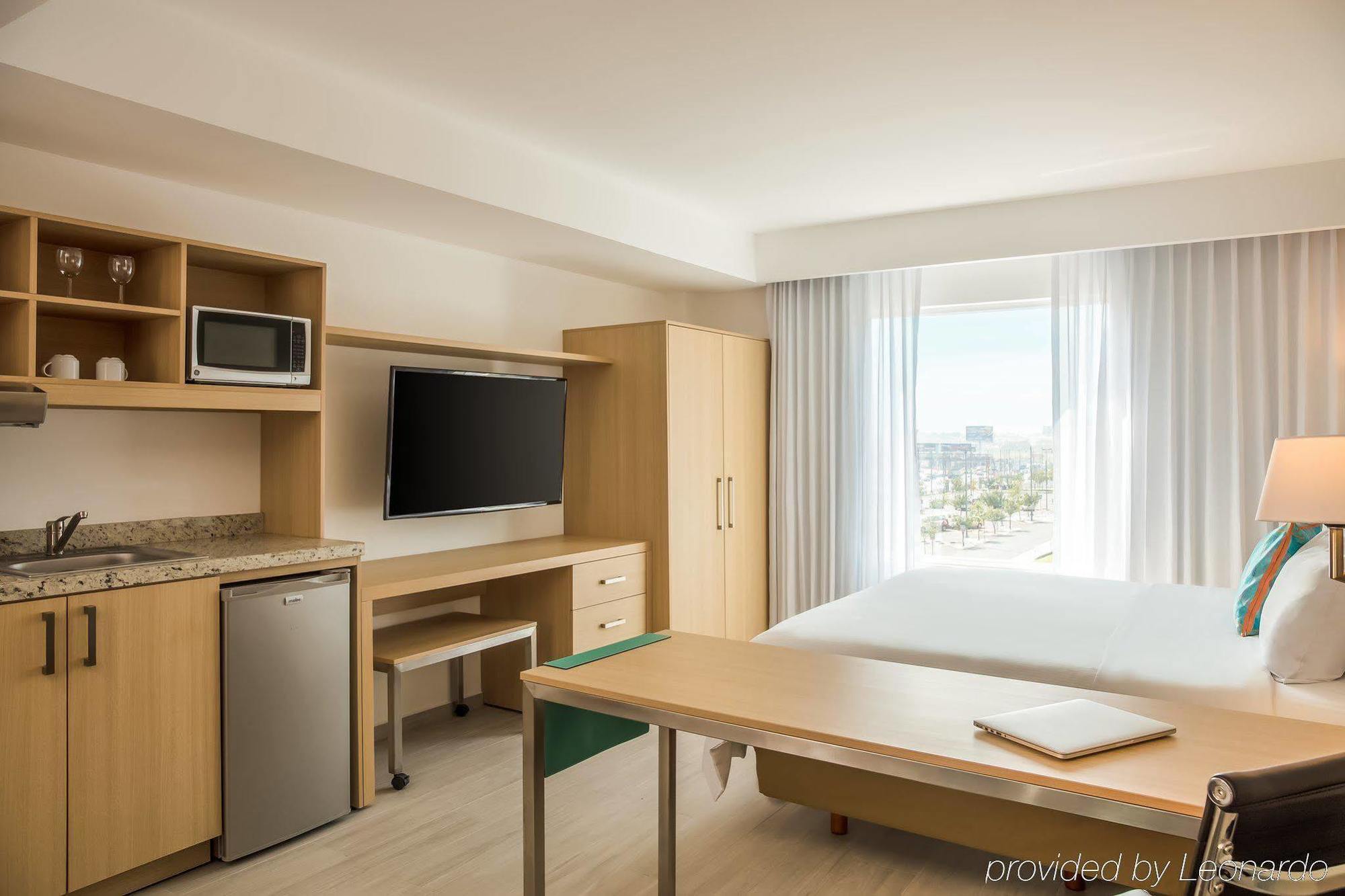 Fiesta Inn Monterrey La Fe San Nicolas de los Garza Экстерьер фото
