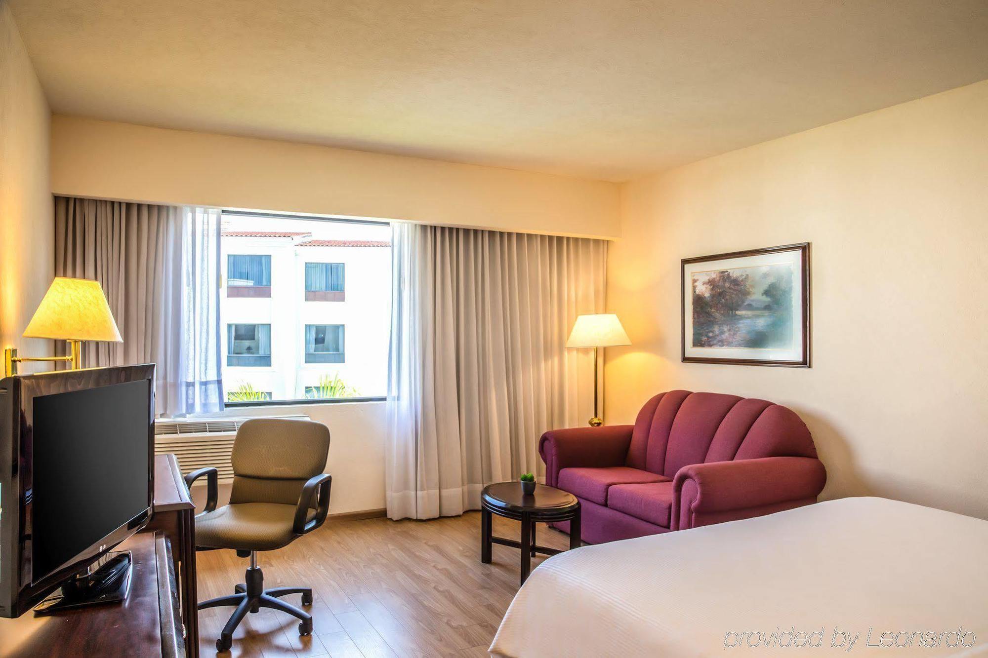 Fiesta Inn Monterrey La Fe San Nicolas de los Garza Экстерьер фото