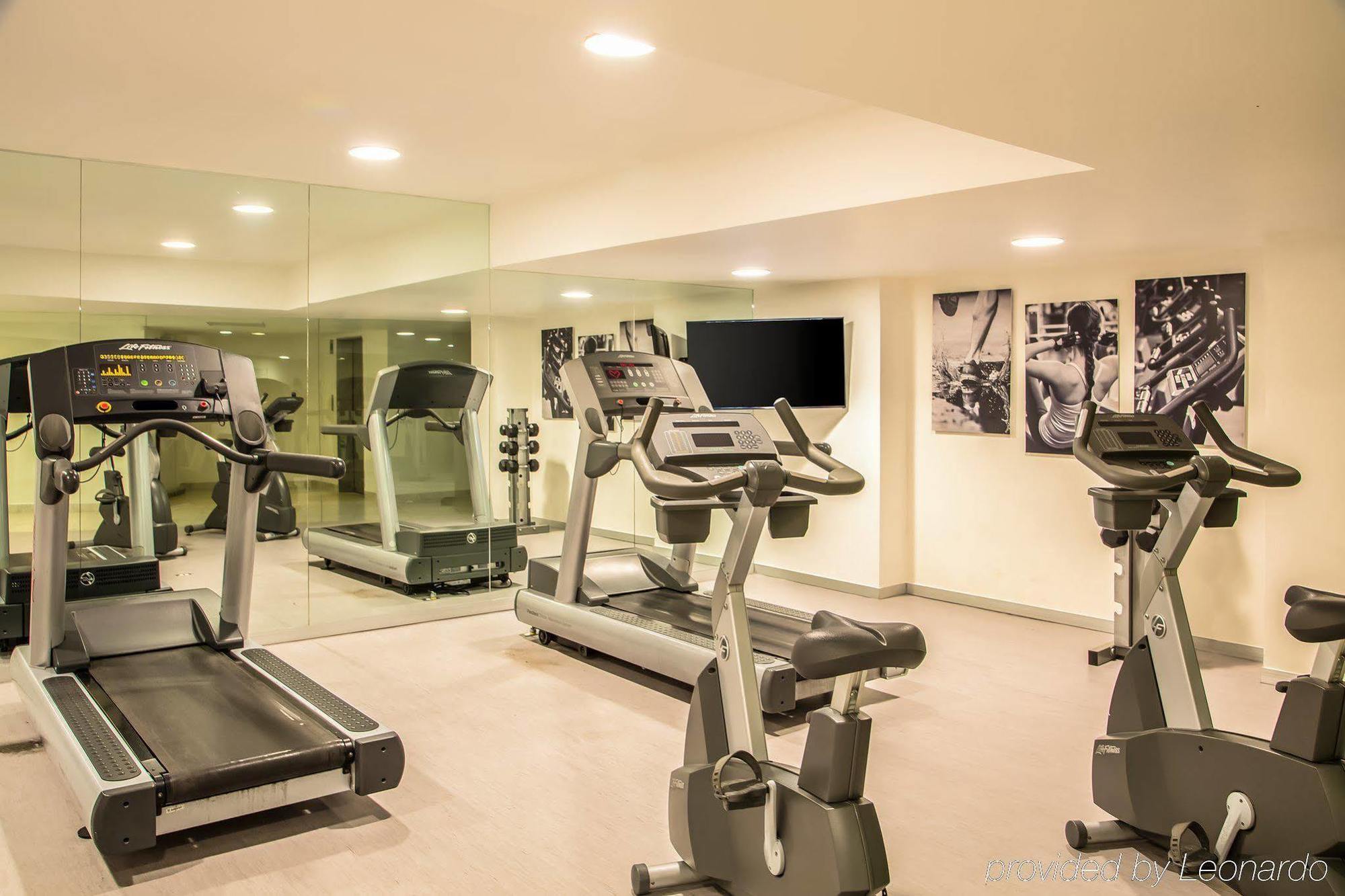Fiesta Inn Monterrey La Fe San Nicolas de los Garza Экстерьер фото